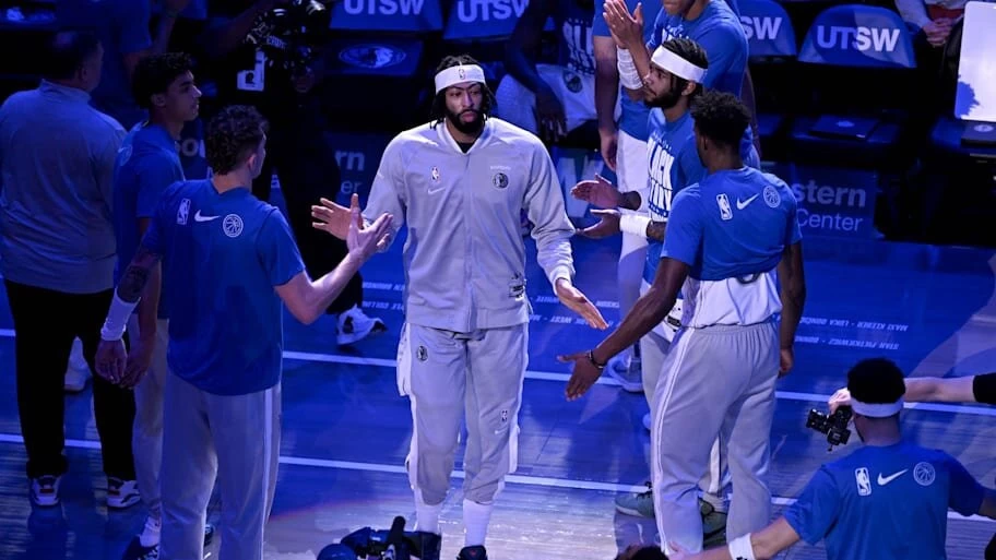 Mavericks Sebaiknya Melepas Anthony Davis