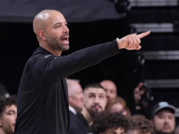 Brooklyn Nets bangkit dari ketertinggalan 10 poin untuk mengalahkan Dallas Mavericks di laga tandang pada Senin malam dengan skor 113-109. Pelatih Jordi Fernandez menguraikan kemenangan mengejutkan timnya setelah pertandingan.