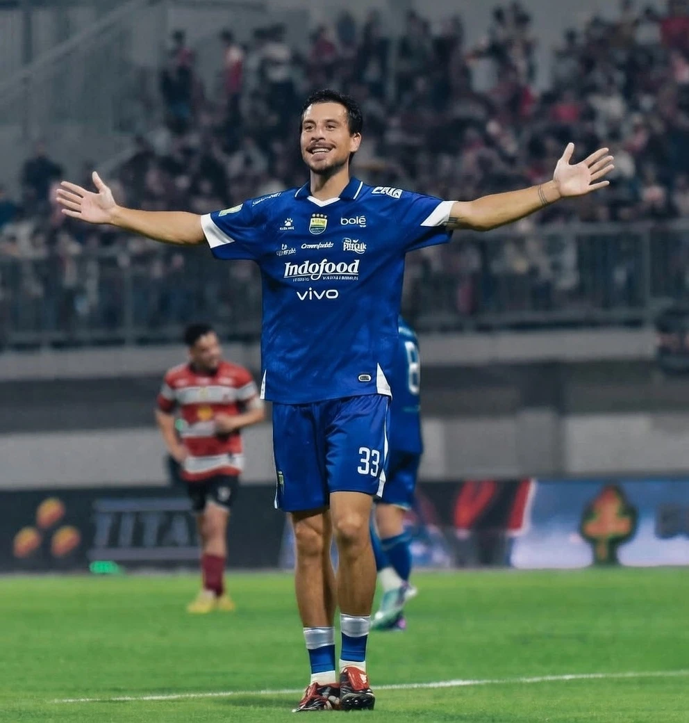 Thom Haye Mengaku Menerima Ancaman Pembunuhan Usai Membawa Persib Menang 1–0 Atas Persija, Memicu Keprihatinan Dunia Sepak Bola Indonesia