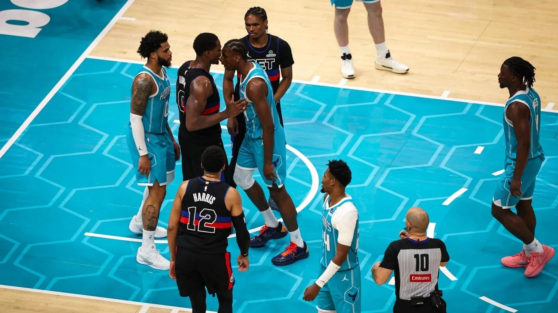 Empat Pemain Terlibat Perkelahian di Laga Pistons vs Hornets